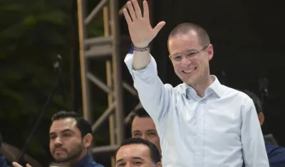 Excandidato presidencial Ricardo Anaya asociado al término "whitexicans" en redes.