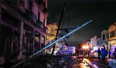 El tornado dejó gran parte de la capital cubana sin electricidad.