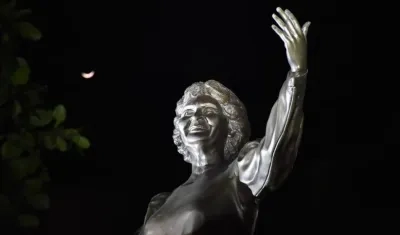 Estatua de Esthercita Forero.