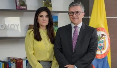 La nueva gerente general de Fontur, Raquel Garavito Chapaval, y el viceministro de Turismo, Juan Pablo Franky.