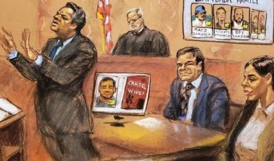 El abogado Jeffrey Lichtman y detrás Joaquín 'El Chapo' Guzmán.