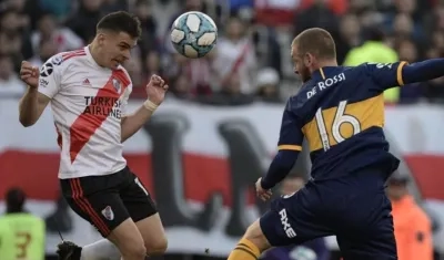 Rafael Santos Borré y Paolo De Rossi. 