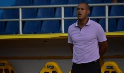 El asistente técnico de Junior, Roberto Peñaloza