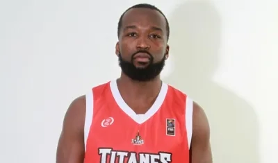 Xavier Roberson, basquetbolista norteamericano. 