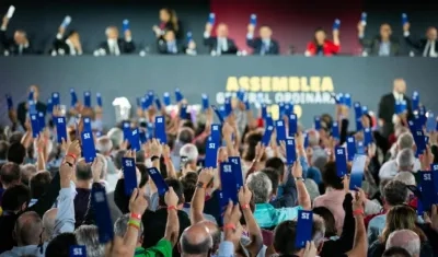 Votación en la Asamblea del Barcelona. 