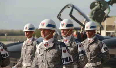 Pueden inscribirse jóvenes bachilleres y no bachilleres.