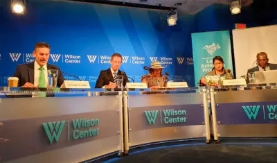 Miembros de la ONU y el consejero Emilio Archila.