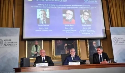 La Academia anuncia a James Peebles, Michel Mayor y Didier Queloz, como ganadores del Nobel de Física.