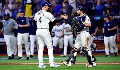Celebración de los ganadores del juego.