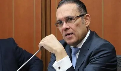 Efraín Cepeda, senador.