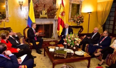 El Presidente Iván Duque y el ministro español Josep Borrell.