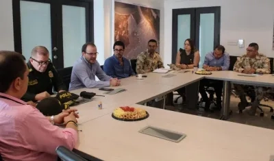 Las autoridades que se reunieron.