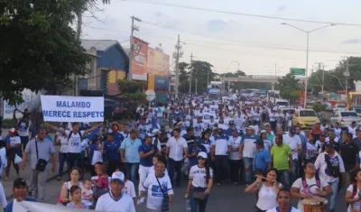 Seguidores acompañando al candidato Rumenigge Monsalve.