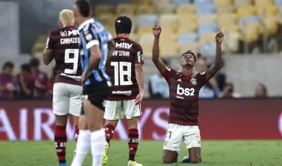 Bruno Henrique celebrando la apertura del marcador.