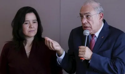  La ministra de las TICs, Sylvia Constaín, y el secretario general de la  OCDE, Ángel Gurría.