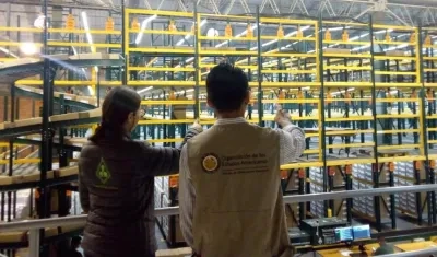 Observadores de la OEA en su labor de verificación del proceso electoral.