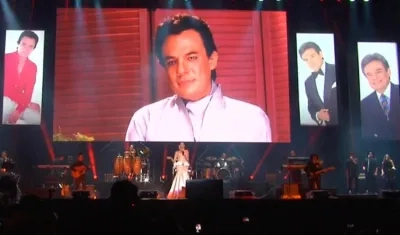 La española Natalia Jiménez cantando 'Me basta'.