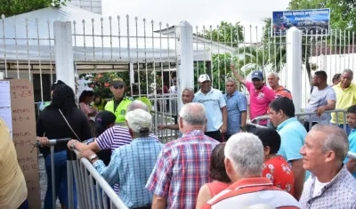 Puesto de votación en el barrio Las Nieves, en la Sexta Iglesia Nazareth.