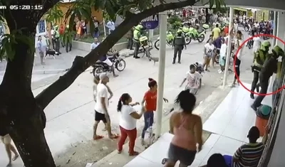 Policías le quitan el teléfono a una menor porque “grababa un procedimiento” 