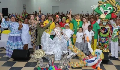 Reyes del Carnaval de los Niños en la Escuela Normal La Hacienda.