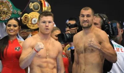Saúl Álvarez y  Sergey Kovalev. 