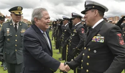 Junta asesora de generales, presidida por el Ministro de Defensa, seleccionó a los 29 oficiales.