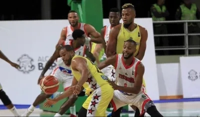 Acción del partido en el 'Elías Chegwin'.