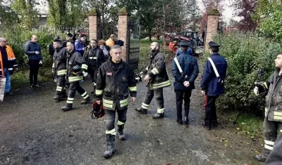 Bomberos en el lugar de la tragedia en Italia.