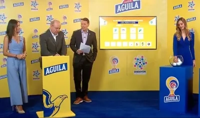El presidente de la Dimayor, Jorge Enrique Vélez, durante el sorteo esta noche.