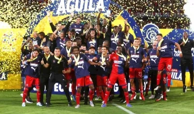 Celebración de los jugadores del DIM.