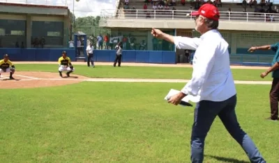 Al Gobernador Eduardo Verano nuevamente los Juegos Nacionales le quedaron grandes.