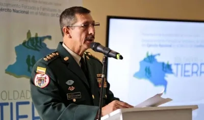 General Nicacio Martínez, comandante del Ejército.