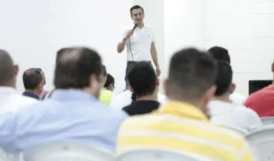 Momentos de la reunión en el estadio Édgar Rentería. 