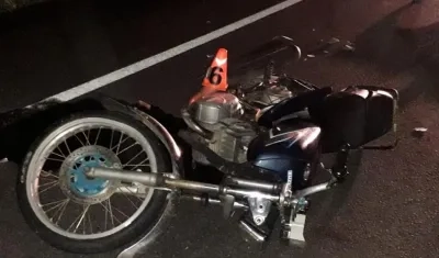 Así quedó la moto de los dos jóvenes accidentados en Ponedera.
