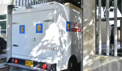 Momento en que llegó el cuerpo a Medicina Legal.