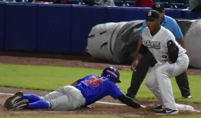 Los Caimanes lograron combinar su artillería para ganar el juego.