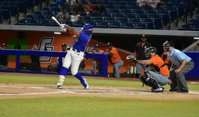 Imagen del juego entre Caimanes y Gigantes.