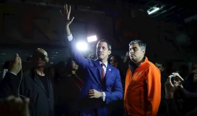Guaidó acudió al sitio después de que se fueron los encapuchados.