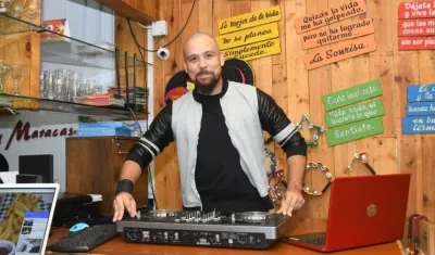El DJ Jhonny Lindo.