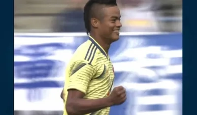 Luis 'El Chino' Sandoval celebrando el gol.