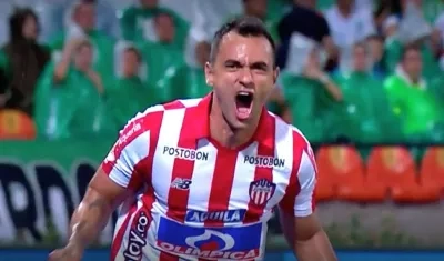 Marlon Piedrahita celebrando la apertura del marcador en Medellín.