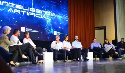 Momentos de la presentación.