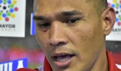 Así quedó el rostro de Teófilo Gutiérrez tras el codazo de Baldomero Perlaza.