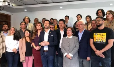 Los partidos opositores durante la réplica de este viernes sobre el paro nacional.