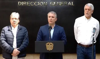 El Ministro de Defensa, Carlos Holmes Trujillo; el Presidente Iván Duque y el Alcalde de Bogotá, Enrique Peñalosa.