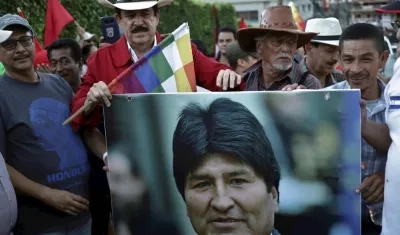 Protestantes a favor de Evo Morales.