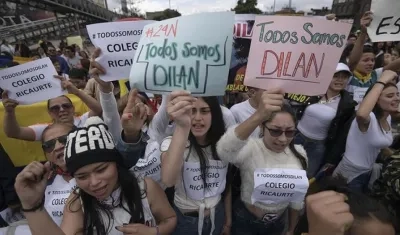 Todos somos Dilan, es el mensaje de sus compañeros de colegio.