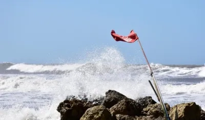 Durante las próximas 48 horas se esperan olas de 3 metros.