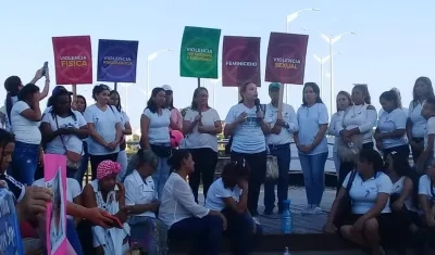 Acto de conmemoración del Día Contra la Violencia de la Mujer en la Intendencia Fluvial.