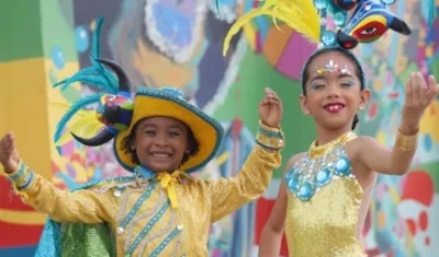 Isaac Molina y Sharielle López, reyes infantiles de la comparsa 'Torito en Carnaval'.